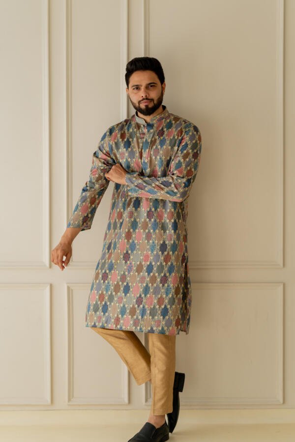 Printed Kurta With Pants - Image 3