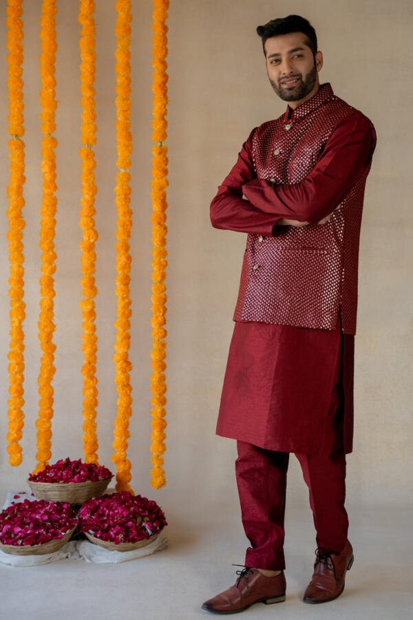 Ruby red Bundi & Silk Kurta Set - Image 2