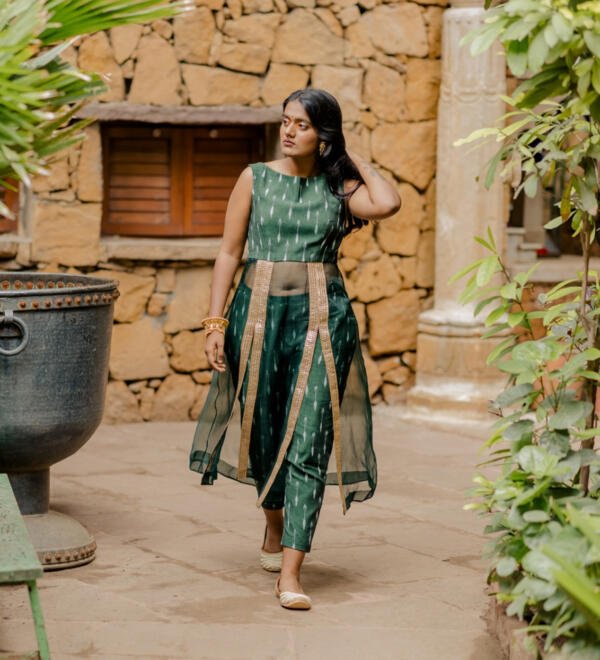 Ikar Indowestern set